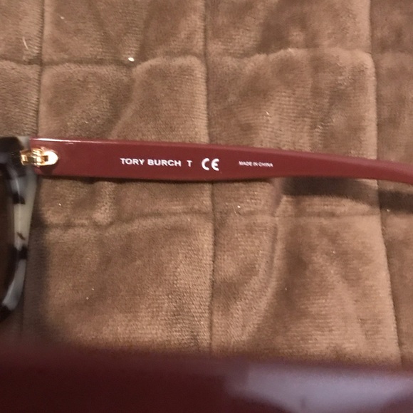 Tory Burch Tortoiseshell Sunglasses with Orange Case - Picture 4 of 4